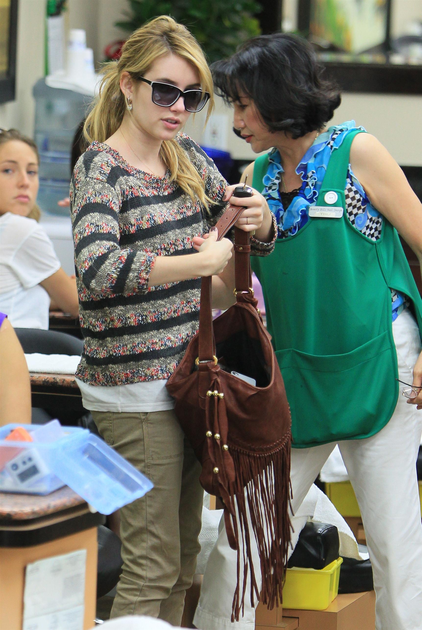 Emma Roberts leaving a nail salon in Beverly Hills photos | Picture 63912